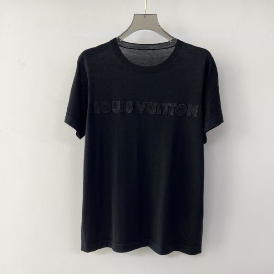 大注目 LOUIS VUITTON コピー 半袖Tシャツ 早い者勝ち デザイン