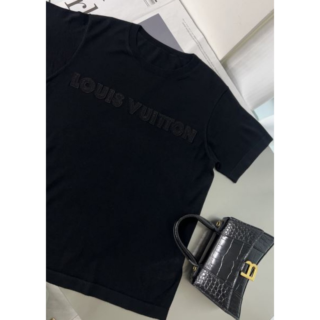 大注目 LOUIS VUITTON コピー 半袖Tシャツ 早い者勝ち デザイン