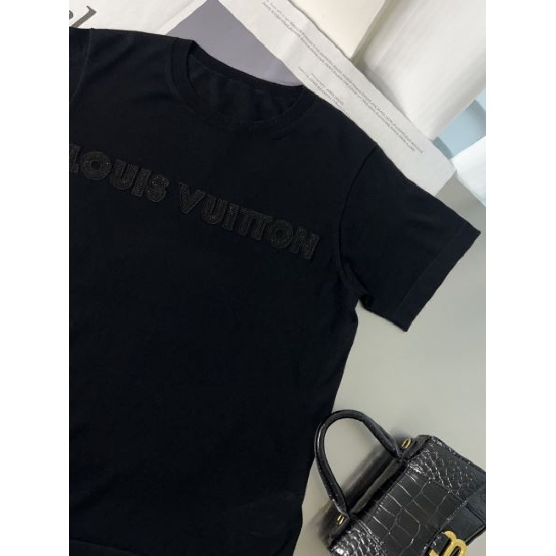 大注目 LOUIS VUITTON コピー 半袖Tシャツ 早い者勝ち デザイン