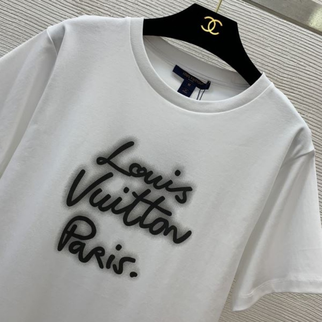 最新おすすめアイテム ルイヴィトン LOUIS VUITTON コピー 半袖Tシャツ 日本未入荷カラー