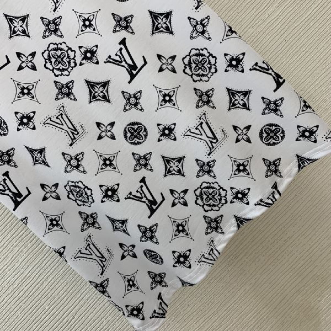 今季話題の一級品 ディオール スーパーコピー 半袖Tシャツ 最新トレンド