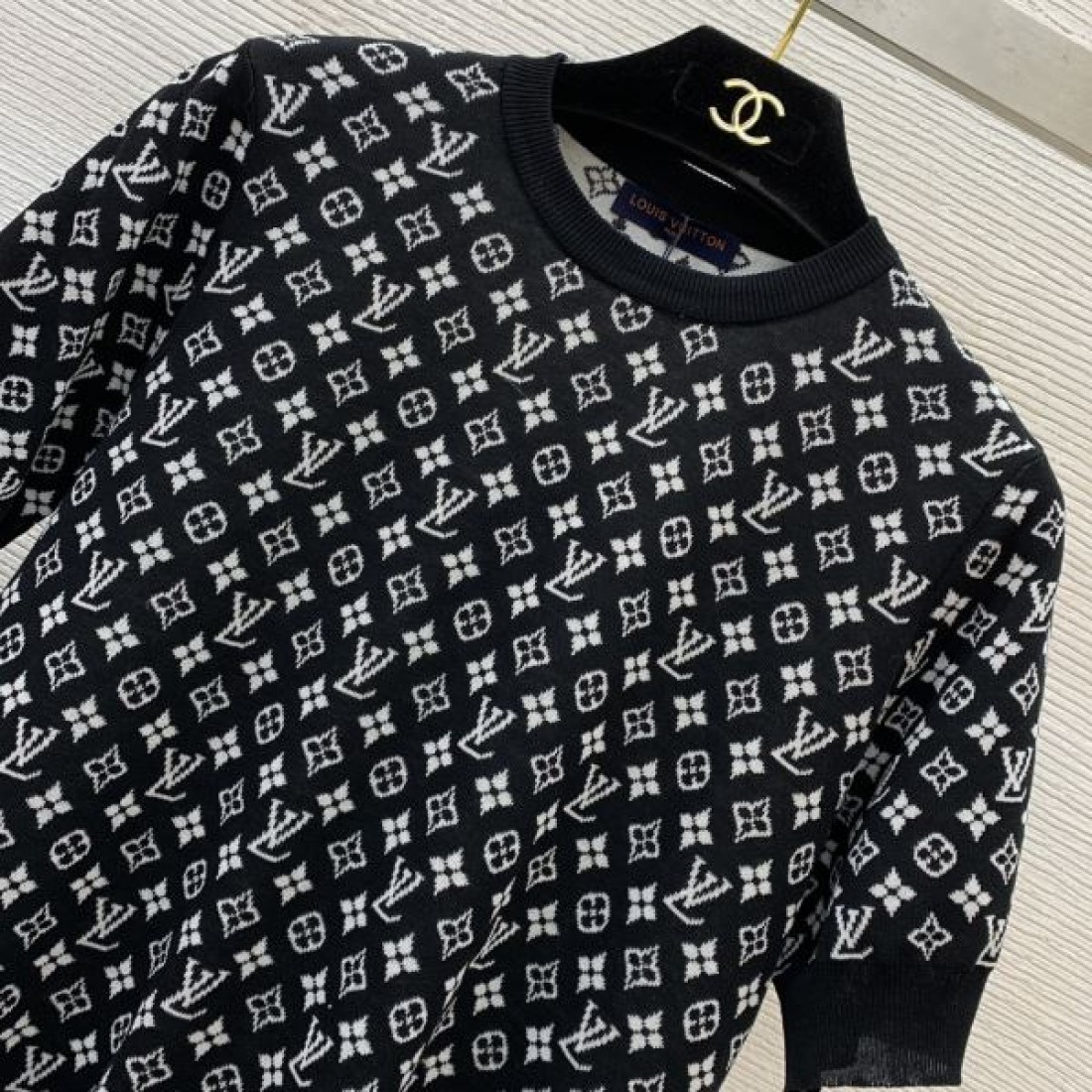 LOUIS VUITTON スーパーコピー 半袖ニット ロゴ 今大注目ブランド ルイヴィトン
