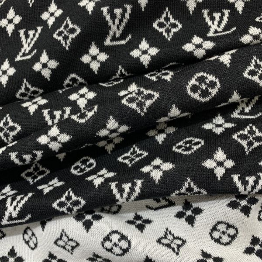 LOUIS VUITTON スーパーコピー 半袖ニット ロゴ 今大注目ブランド ルイヴィトン