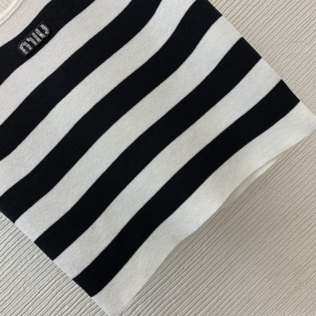 厳選おすすめ MIU MIU ミュウミュウ コピー チョッキ 期間限定 VIPセール