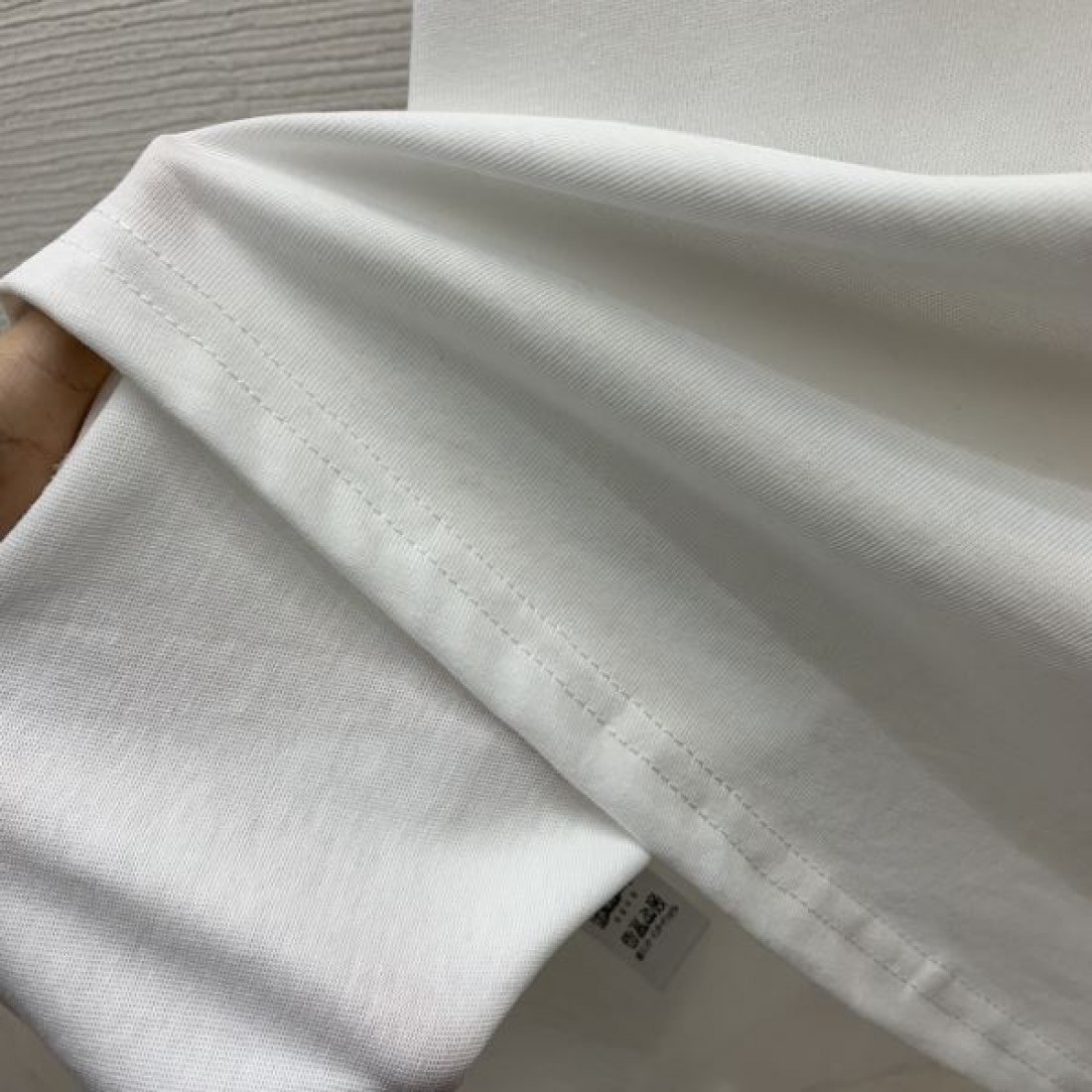 注目が集まる プラダ PRADA コピー 半袖Tシャツ 夏季新作 厳選