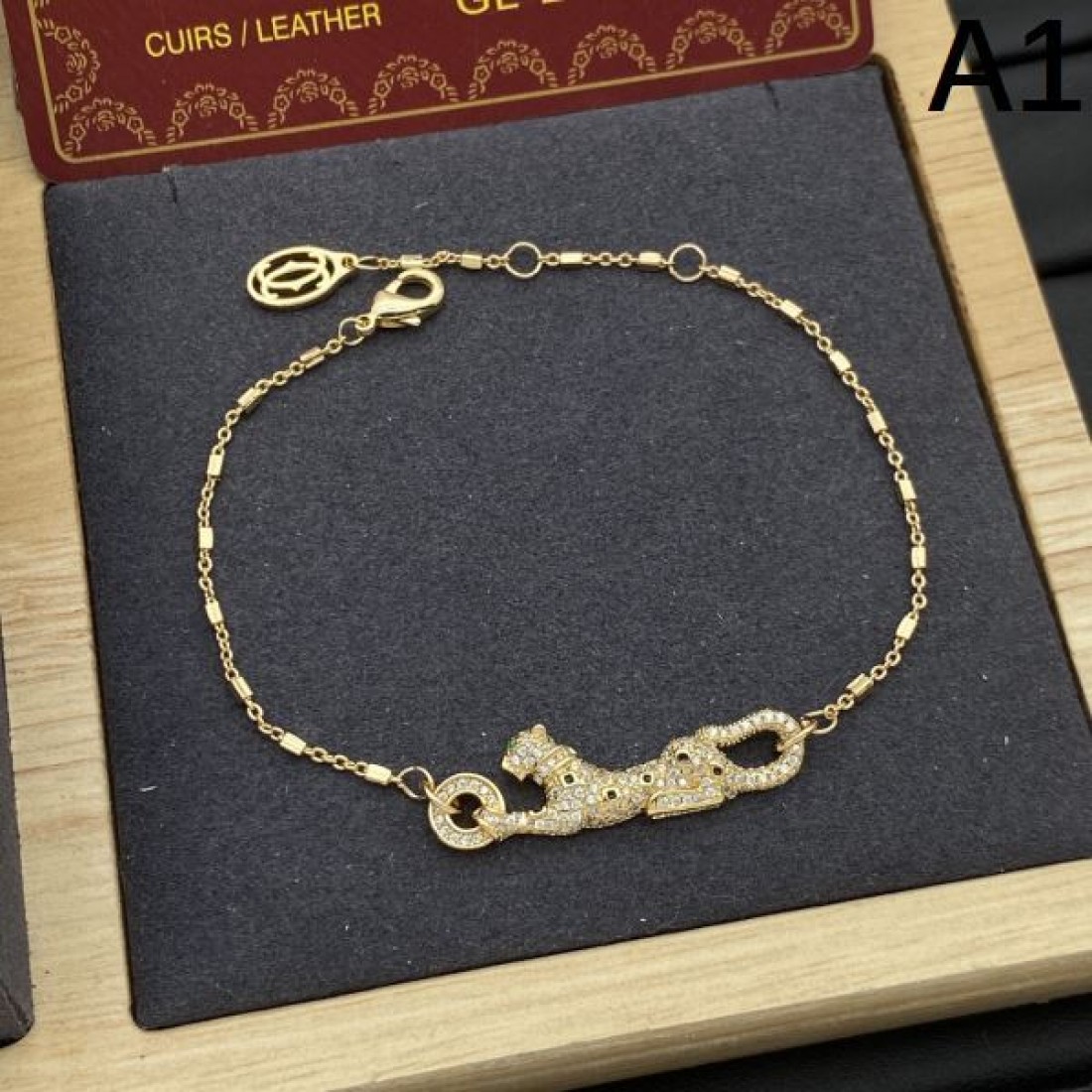 CARTIER コピー ブレスレット ロゴ 最新作期間限定セール カルティエ