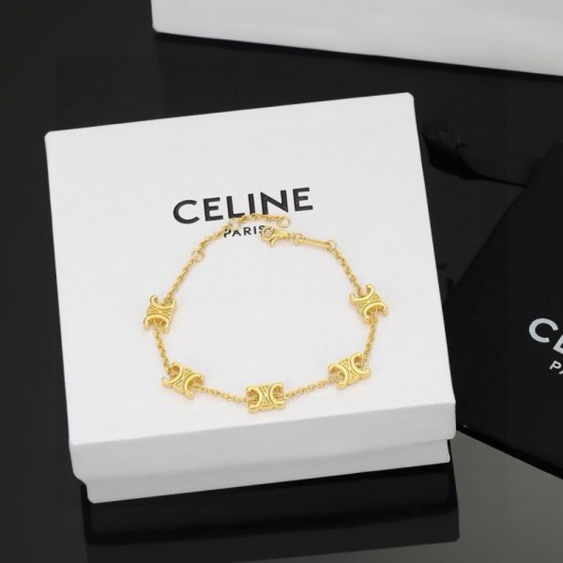 CELINE コピー ブレスレット ロゴ 自分らしいスタイリング セリーヌ