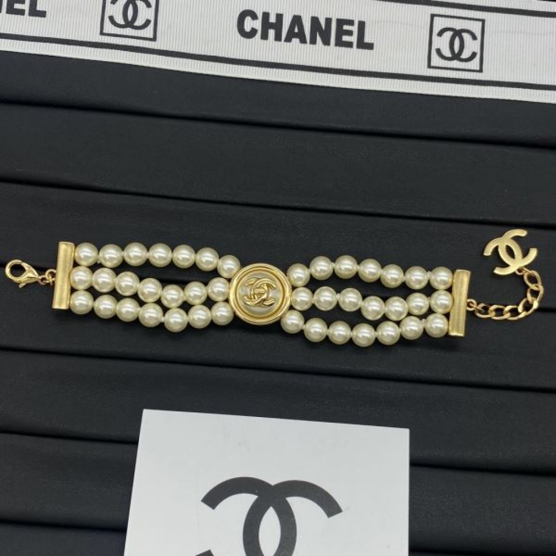 CHANEL コピー ブレスレット ロゴ お洒落度が一段アップする シャネル