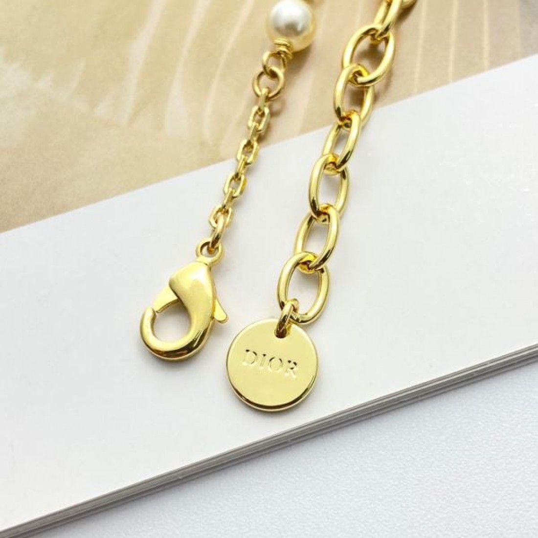 DIOR コピー ブレスレット ロゴ  国内完売の入手困難アイテム ディオール