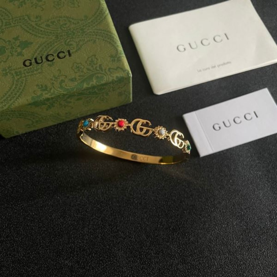 グッチ コピー ブレスレット ロゴ 完売品夏に大活躍間違いなし GUCCI