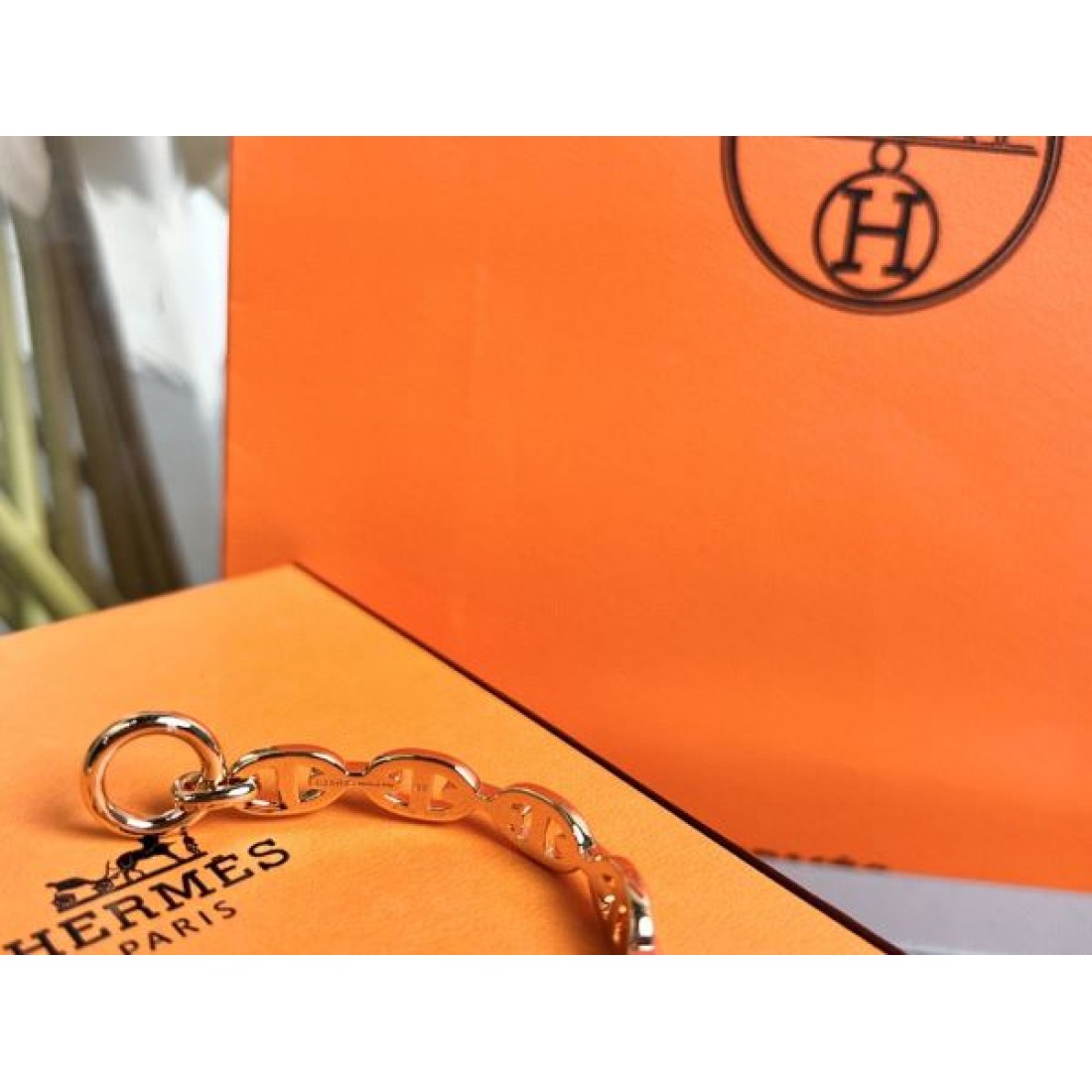 エルメス コピー ブレスレット ロゴ さりげないおしゃれを楽しめ HERMES