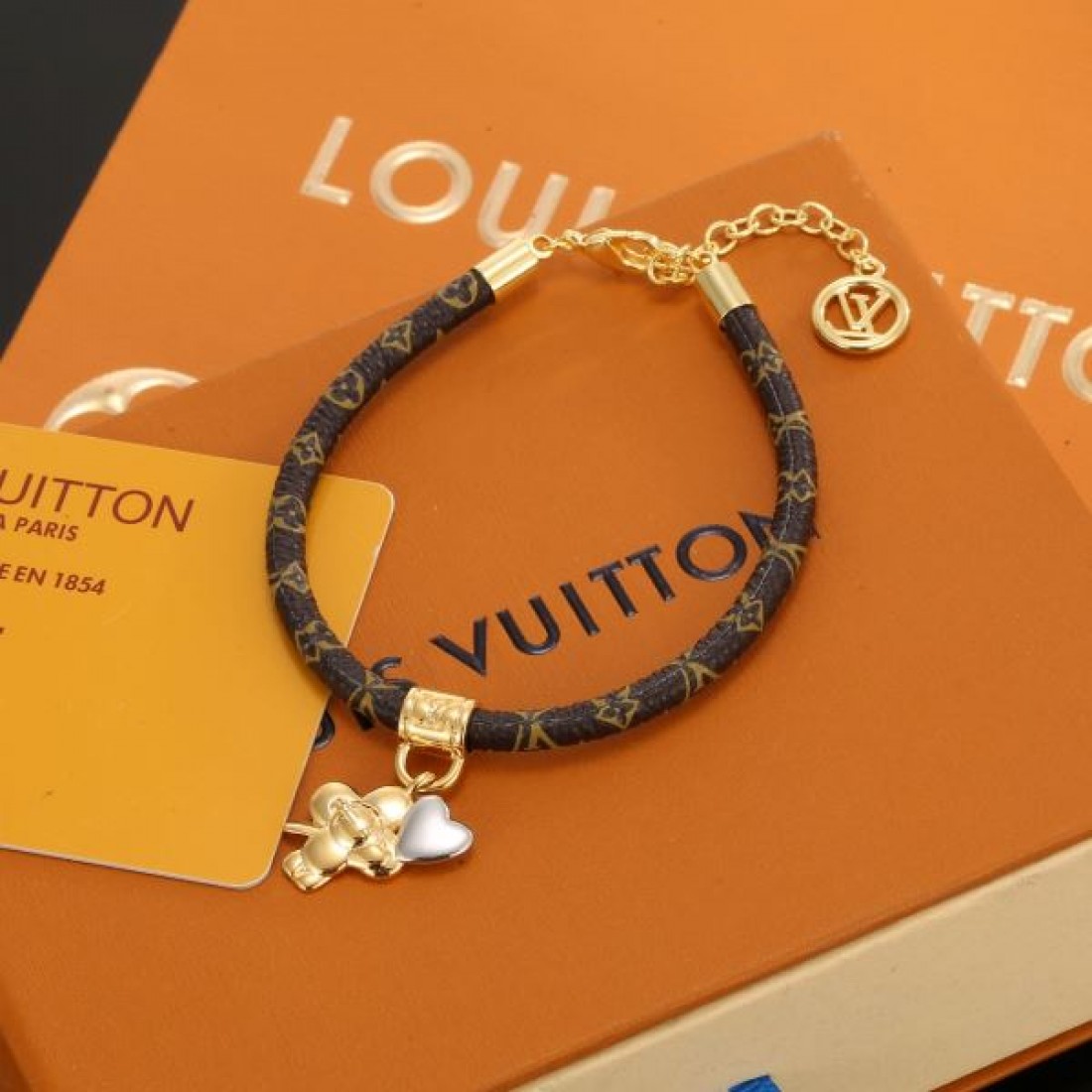 LOUIS VUITTON コピー ブレスレット ロゴ 大人気商品再入荷! ルイヴィトン