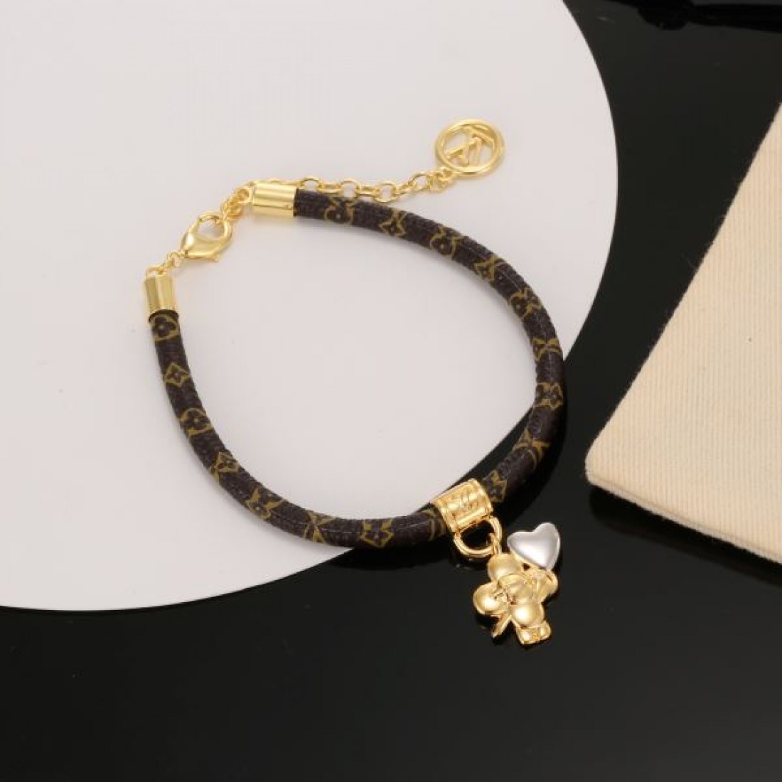 LOUIS VUITTON コピー ブレスレット ロゴ 大人気商品再入荷! ルイヴィトン