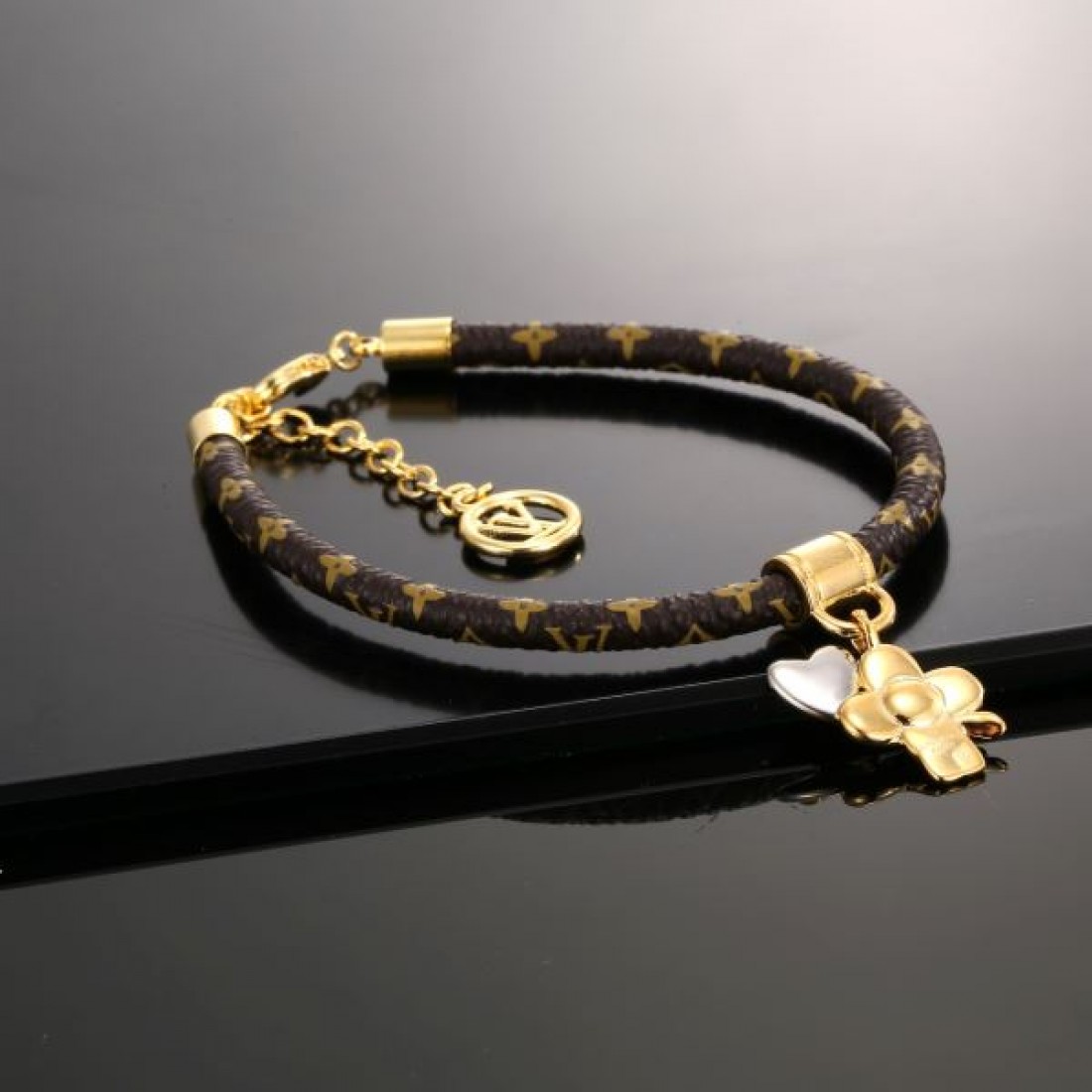 LOUIS VUITTON コピー ブレスレット ロゴ 大人気商品再入荷! ルイヴィトン