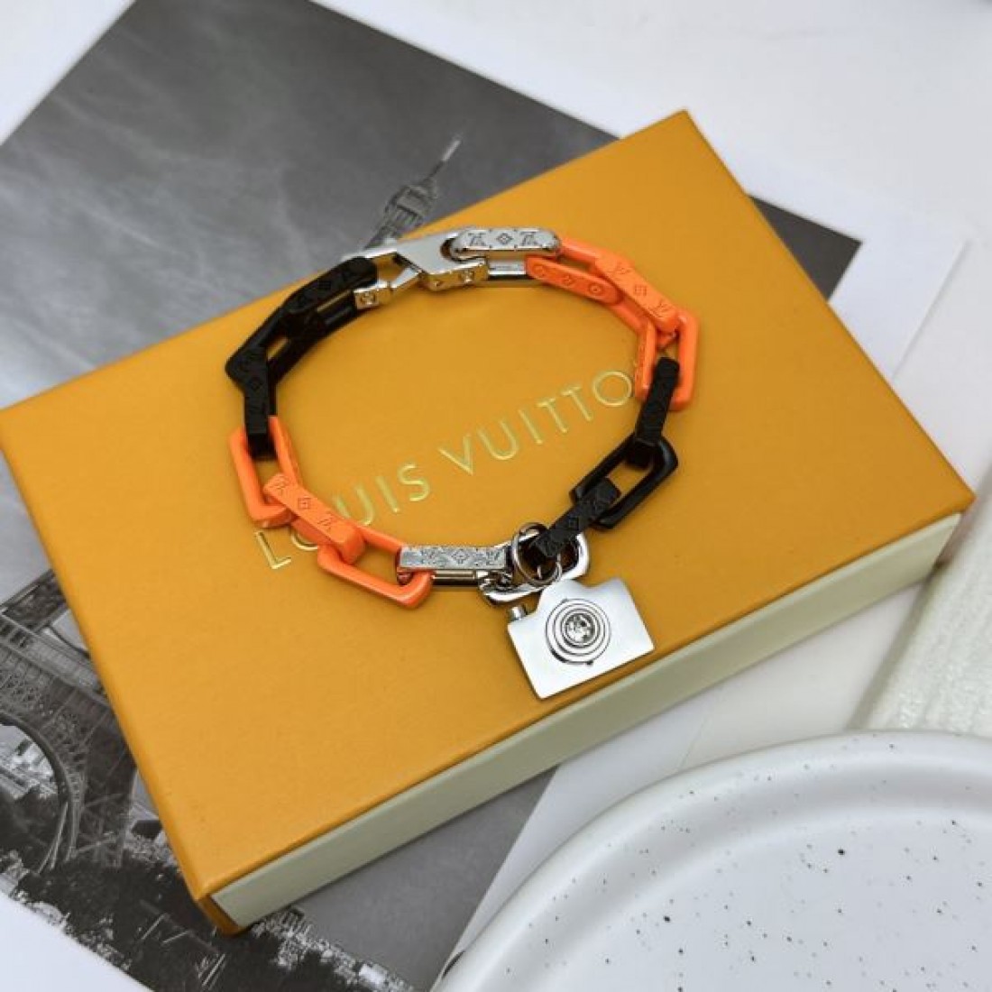 LOUIS VUITTON コピー ブレスレット ロゴ カジュアルの定番 ルイヴィトン