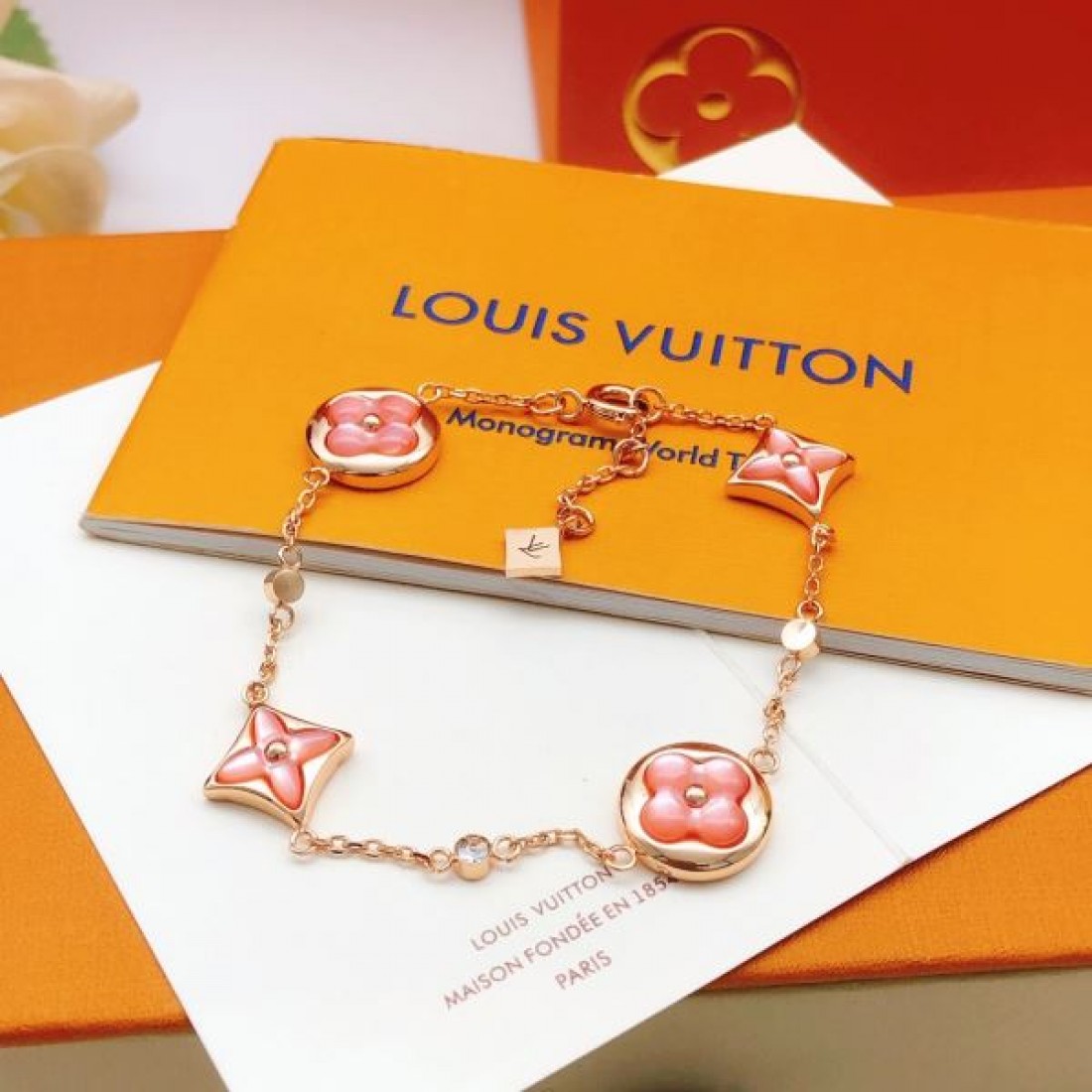 LOUIS VUITTON コピー ブレスレット ロゴ きちんと感が強い ルイヴィトン