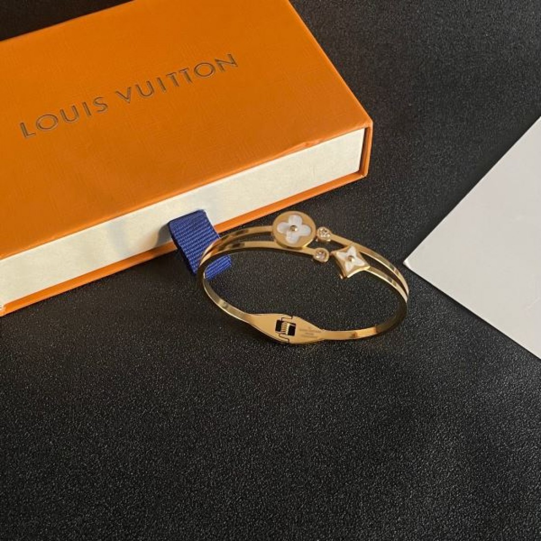 LOUIS VUITTON コピー ブレスレット ロゴ 衝撃セールで破格 ルイヴィトン