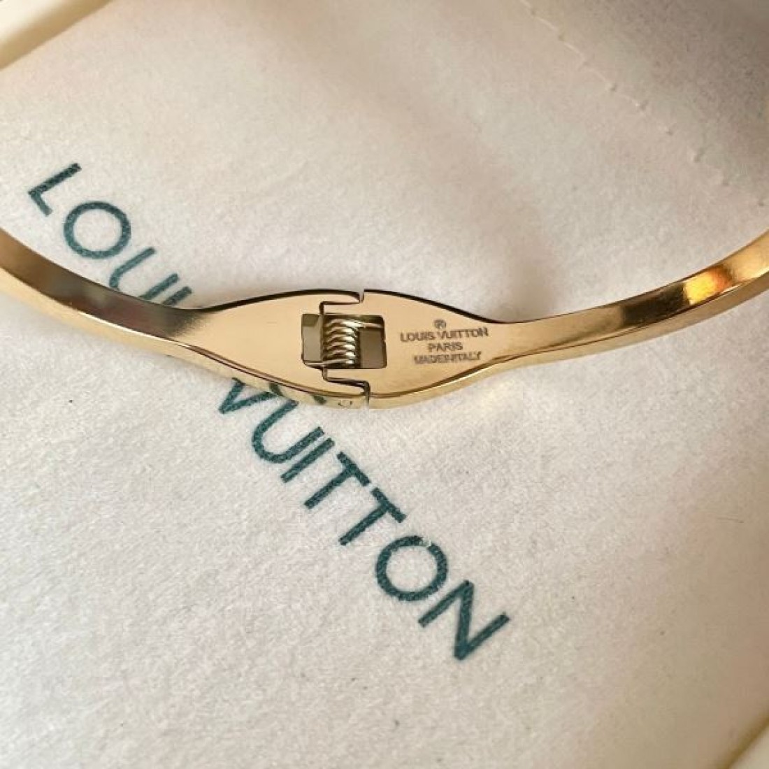 LOUIS VUITTON コピー ブレスレット ロゴ 衝撃セールで破格 ルイヴィトン