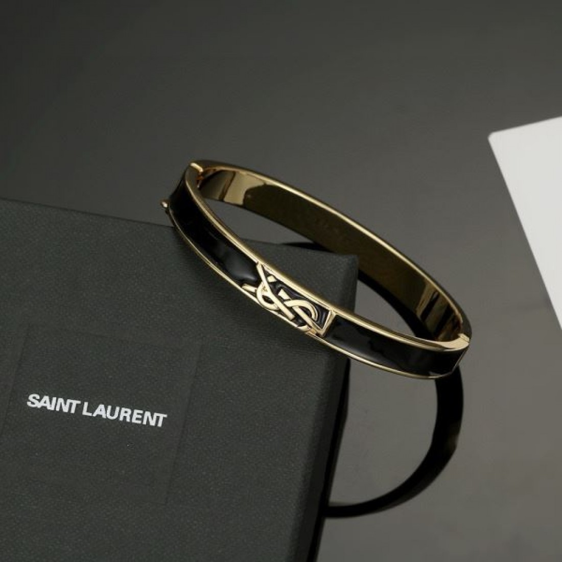 イヴ サンローラン コピー ブレスレット ロゴ お気に入りの上品 SAINT LAURENT