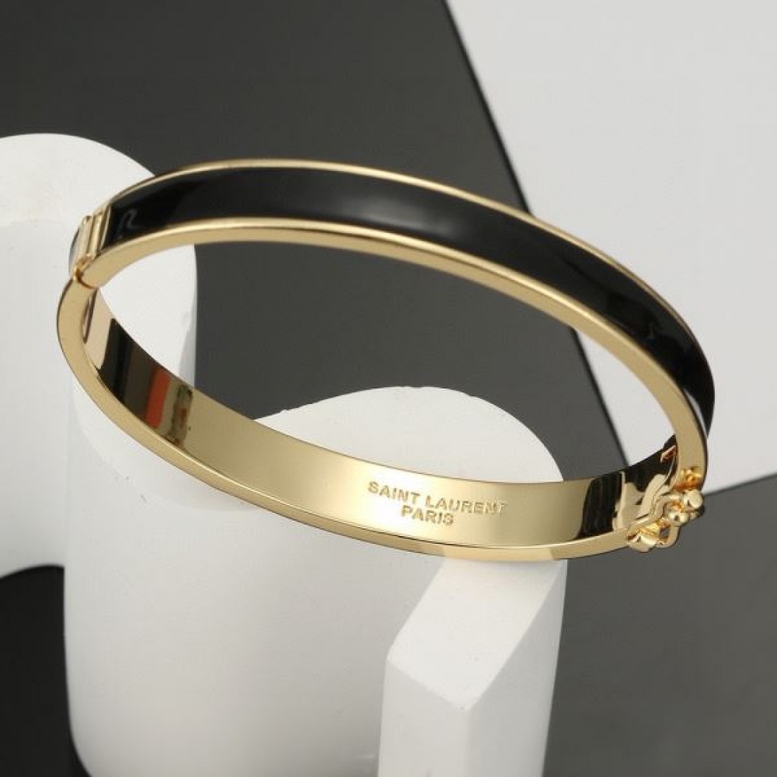 イヴ サンローラン コピー ブレスレット ロゴ お気に入りの上品 SAINT LAURENT