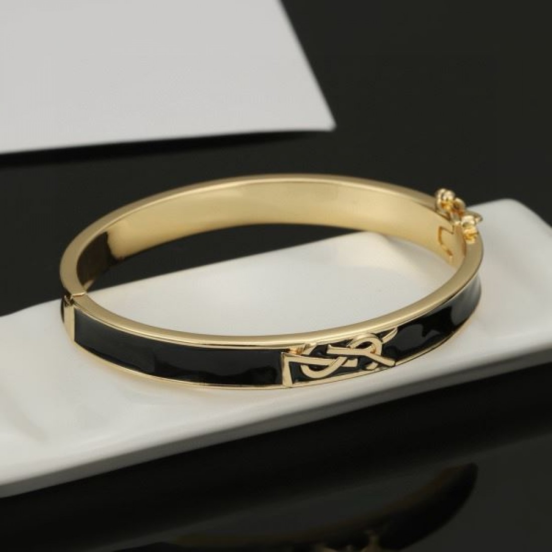 イヴ サンローラン コピー ブレスレット ロゴ お気に入りの上品 SAINT LAURENT