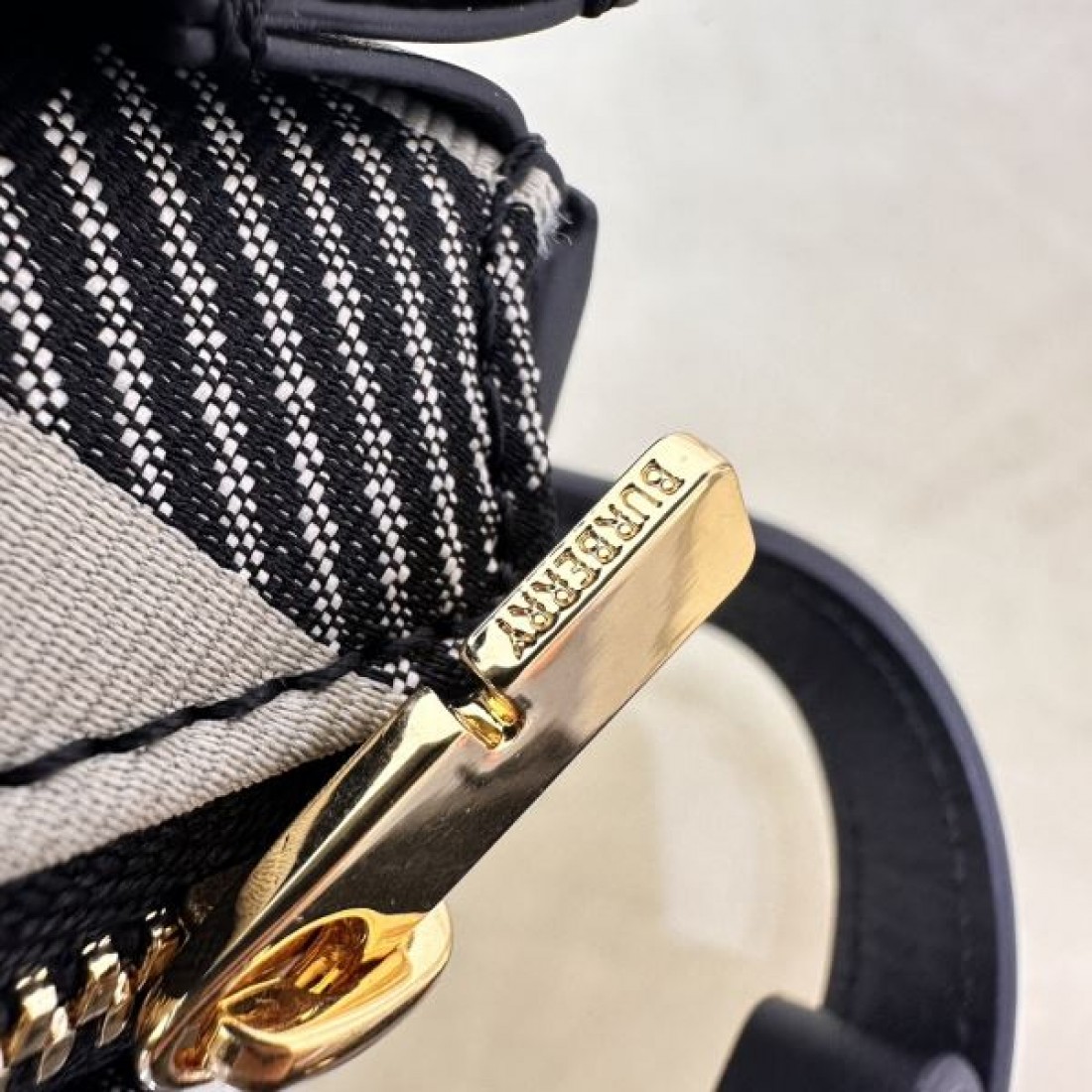 BURBERRY スーパーコピー ショルダーバッグ ロゴ 限定品 人気No.1 バーバリー