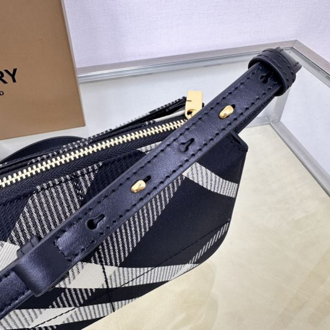 BURBERRY スーパーコピー ショルダーバッグ ロゴ 限定品 人気No.1 バーバリー