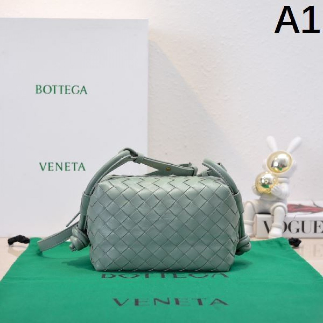 再入荷待望 BOTTEGA VENETA コピー ショルダーバッグ 旬なカラー展開