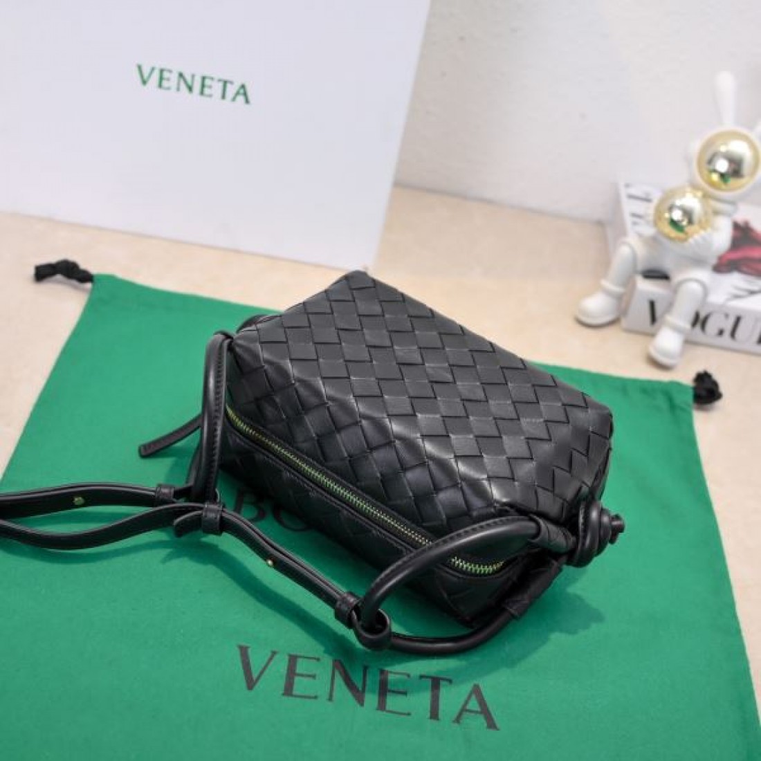 再入荷待望 BOTTEGA VENETA コピー ショルダーバッグ 旬なカラー展開
