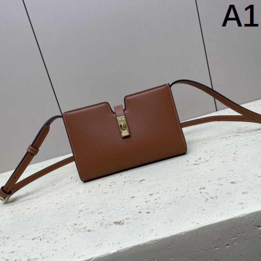 個性派アイテム CELINE コピー ショルダーバッグ 今年も大活躍間違いなし