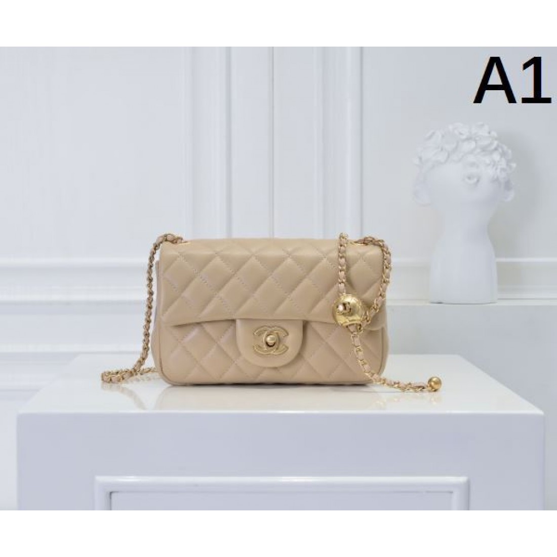 CHANEL スーパーコピー ショルダーバッグ ロゴ 毎シーズン存在感のある シャネル