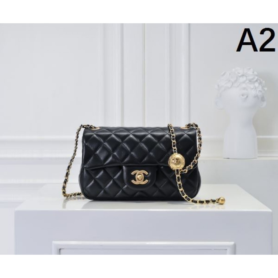 CHANEL スーパーコピー ショルダーバッグ ロゴ 毎シーズン存在感のある シャネル