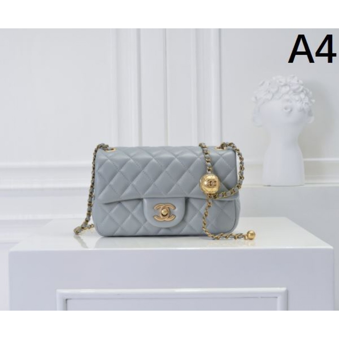 CHANEL スーパーコピー ショルダーバッグ ロゴ 毎シーズン存在感のある シャネル