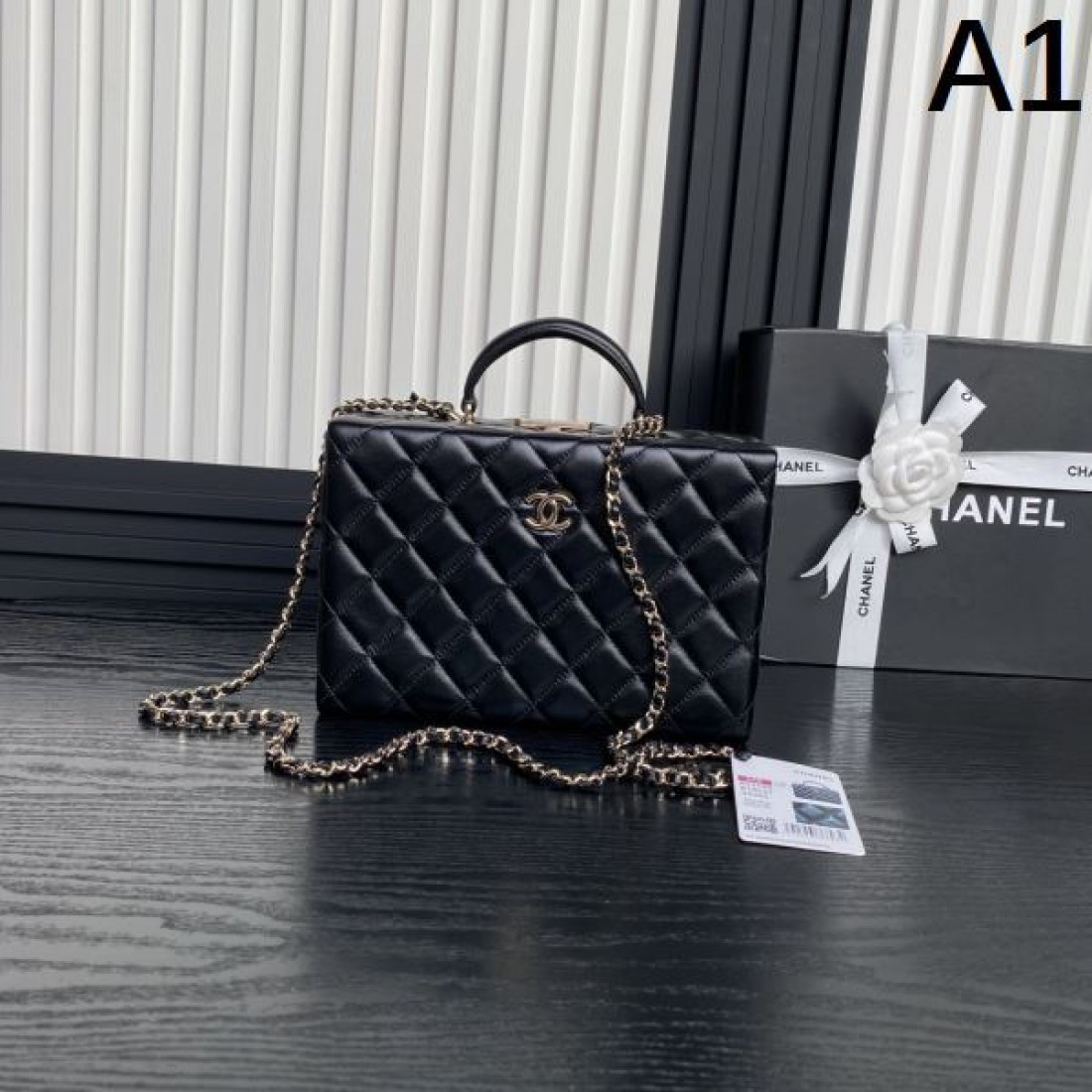 CHANEL コピー トートバッグ きれいめコーデに変身 シャネル