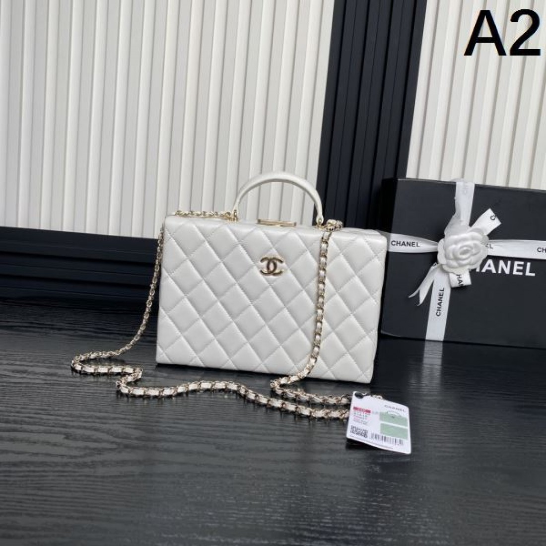 CHANEL コピー トートバッグ きれいめコーデに変身 シャネル