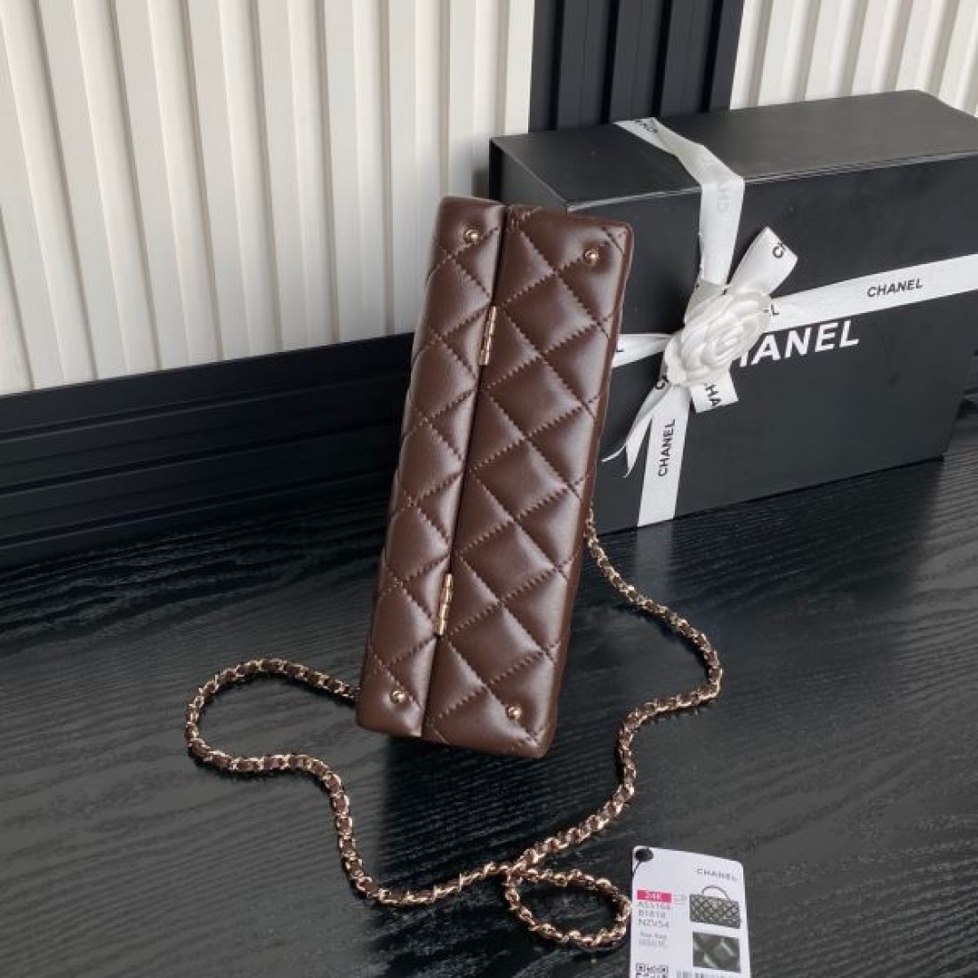 CHANEL コピー トートバッグ きれいめコーデに変身 シャネル