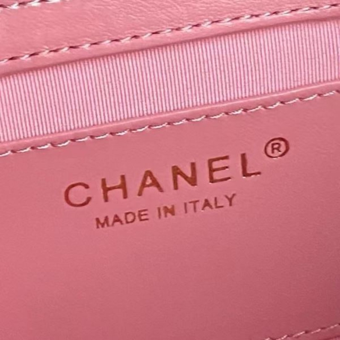 CHANEL コピー トートバッグ 着心地のいいサイズ感 シャネル