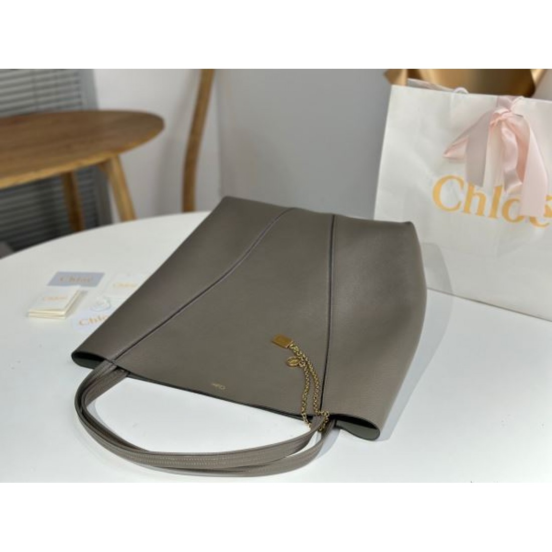 クロエ コピー トートバッグ ロゴ 魅力の詰まったスタイル CHLOE