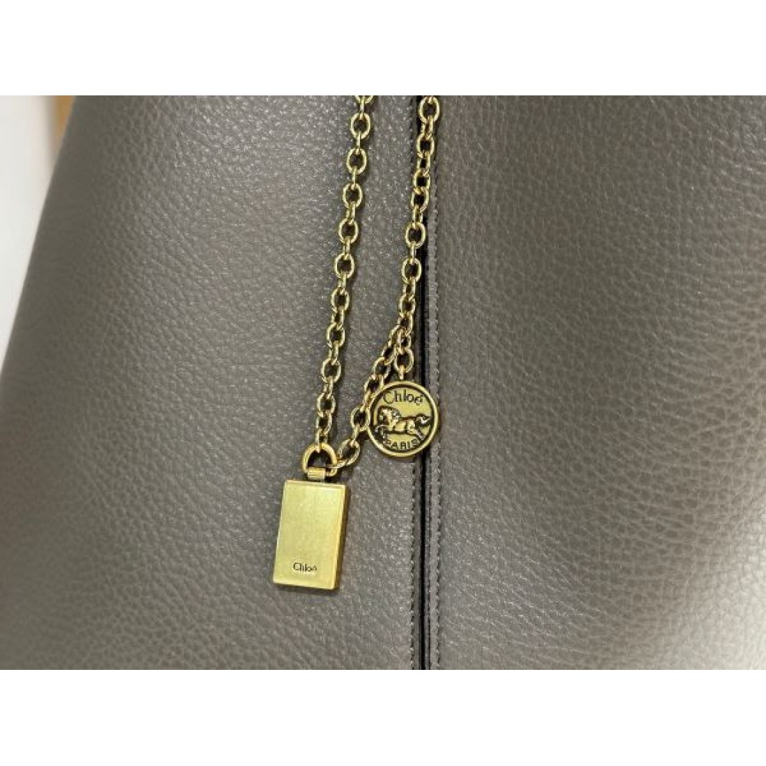 クロエ コピー トートバッグ ロゴ 魅力の詰まったスタイル CHLOE