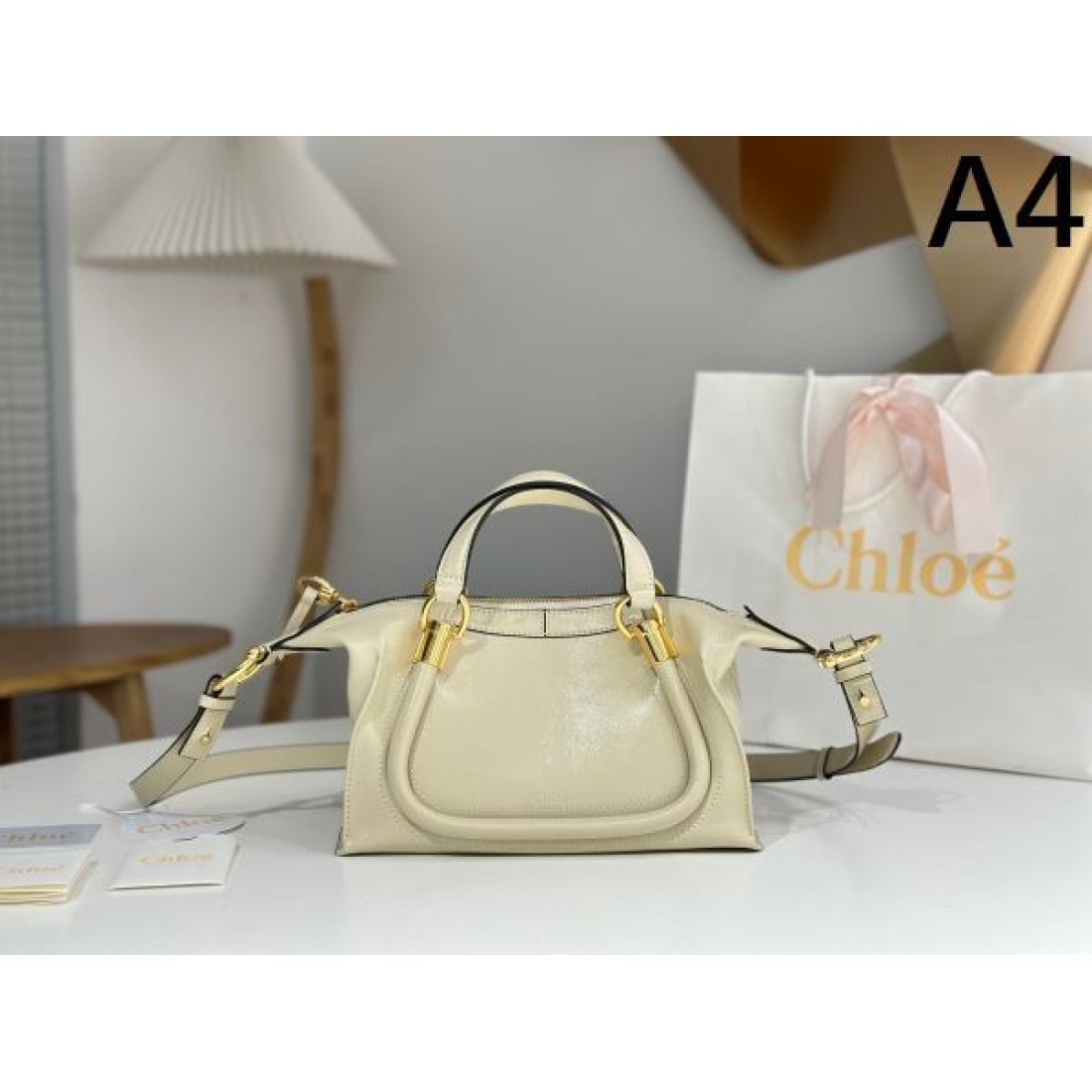 CHLOE スーパーコピー トートバッグ ロゴ 遊び心が溢れるアイテム クロエ