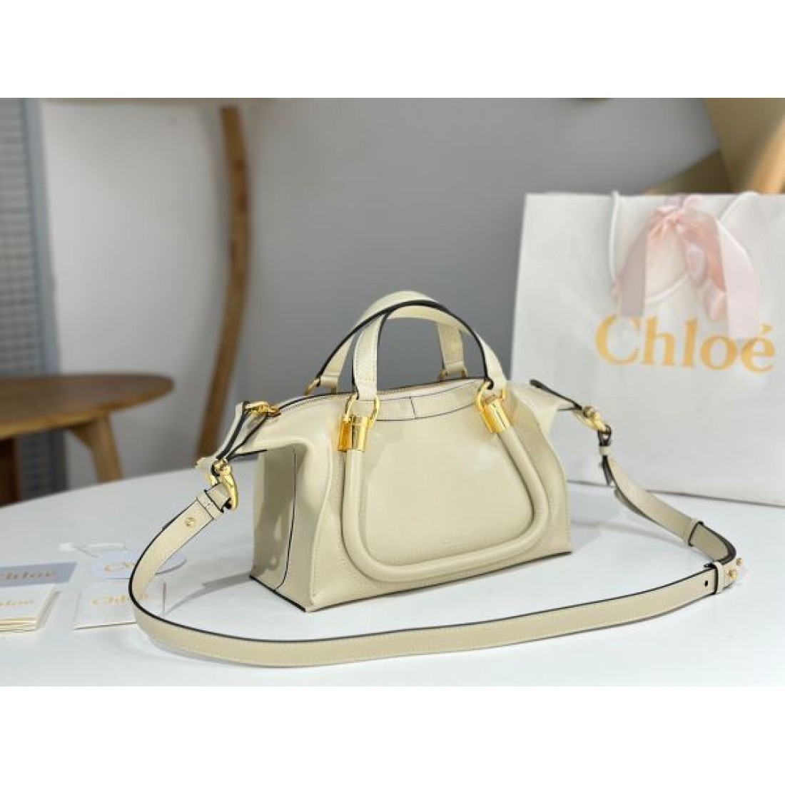 CHLOE スーパーコピー トートバッグ ロゴ 遊び心が溢れるアイテム クロエ