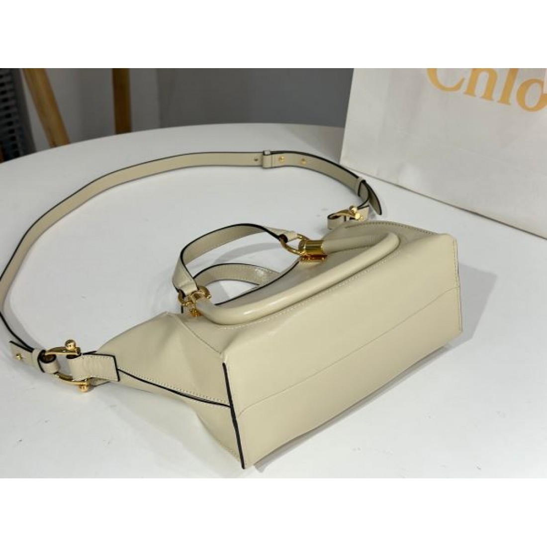 CHLOE スーパーコピー トートバッグ ロゴ 遊び心が溢れるアイテム クロエ