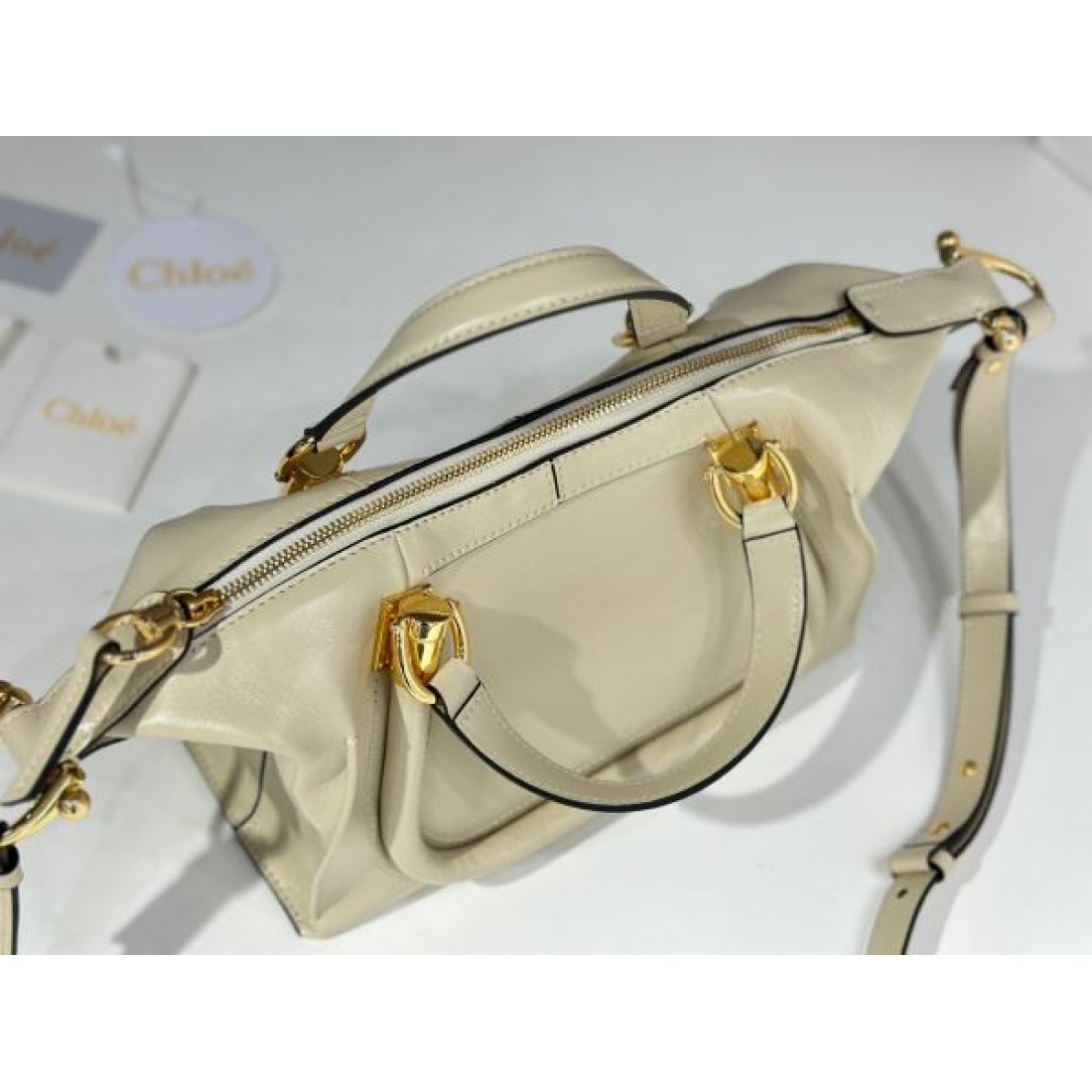CHLOE スーパーコピー トートバッグ ロゴ 遊び心が溢れるアイテム クロエ