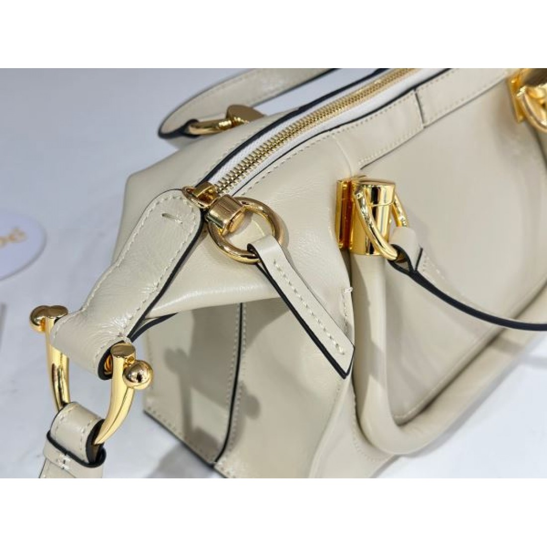 CHLOE スーパーコピー トートバッグ ロゴ 遊び心が溢れるアイテム クロエ