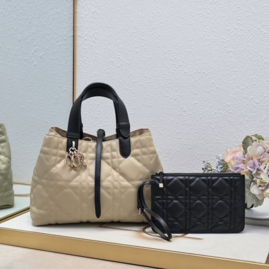DIOR スーパーコピー トートバッグ ロゴ すっきりしたシルエット ディオール