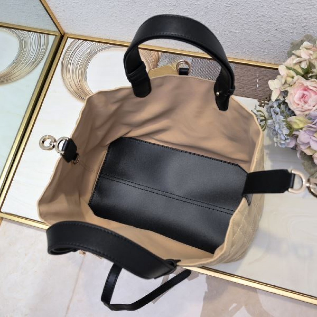 DIOR スーパーコピー トートバッグ ロゴ すっきりしたシルエット ディオール