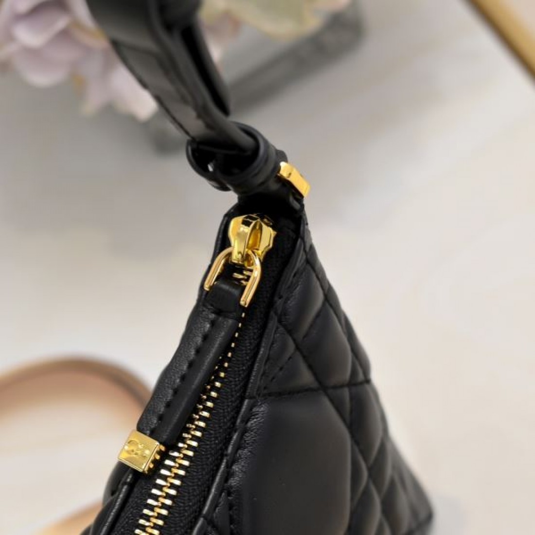 DIOR スーパーコピー ショルダーバッグ ロゴ 今年のトレンドを先取り ディオール