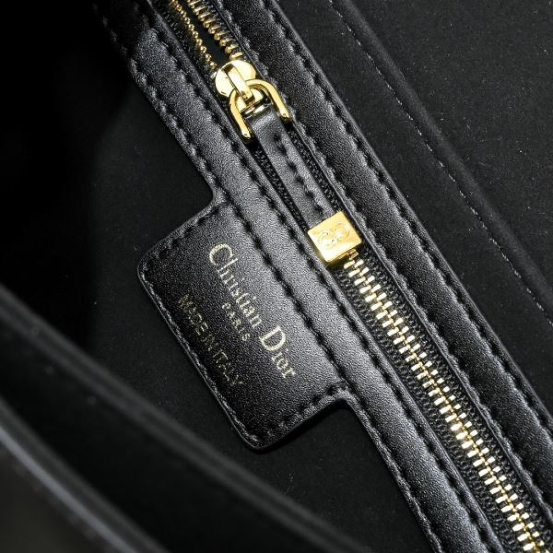 DIOR スーパーコピー ショルダーバッグ ロゴ 相性が良く断然オススメ ディオール