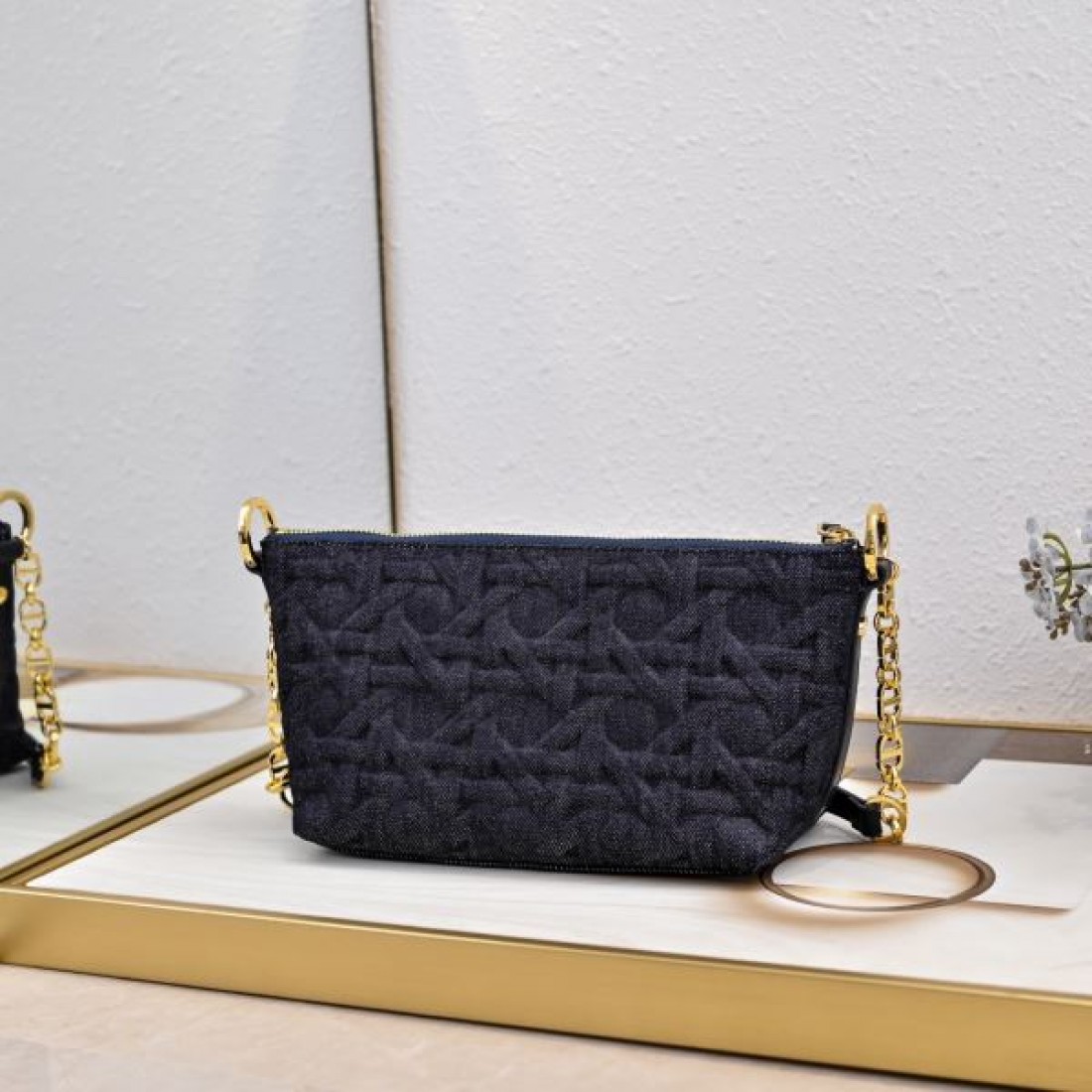 DIOR スーパーコピー ショルダーバッグ ロゴ 今季掲げているブランド ディオール