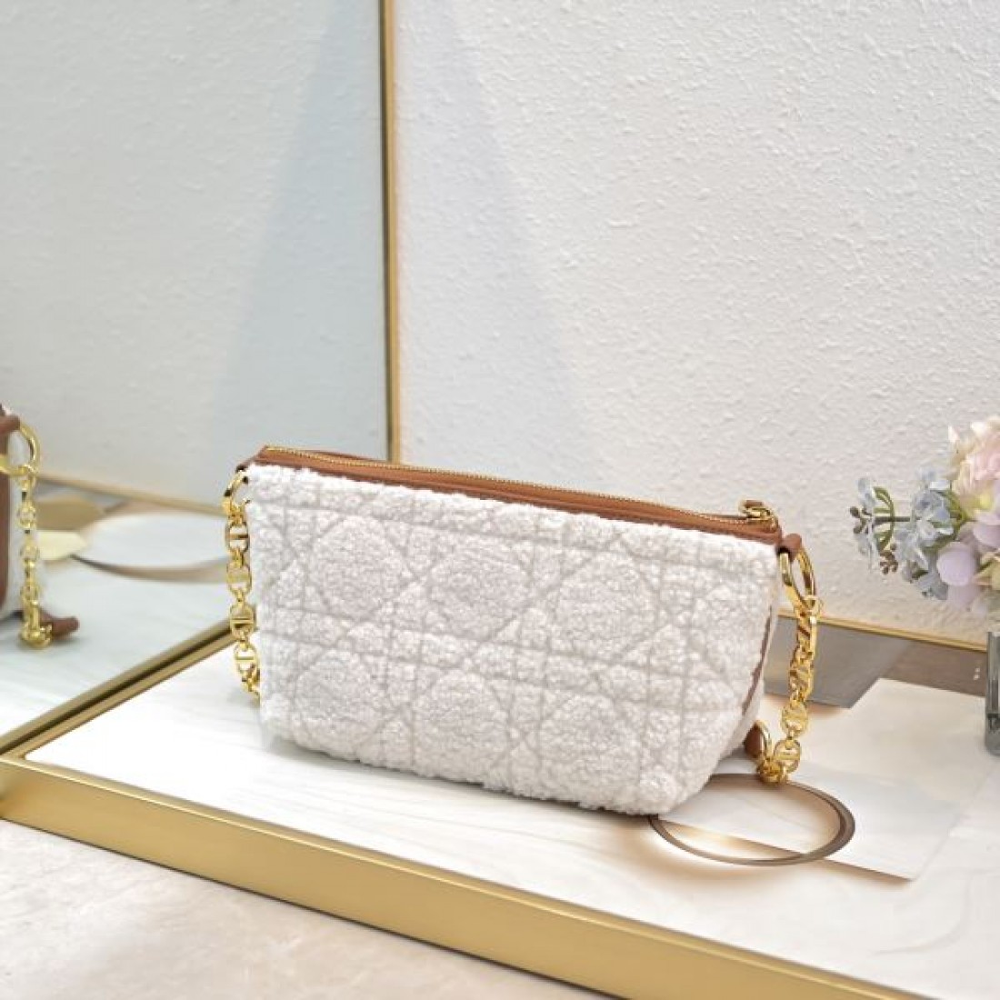DIOR スーパーコピー ショルダーバッグ ロゴ 最旬トレンド間違いなし ディオール